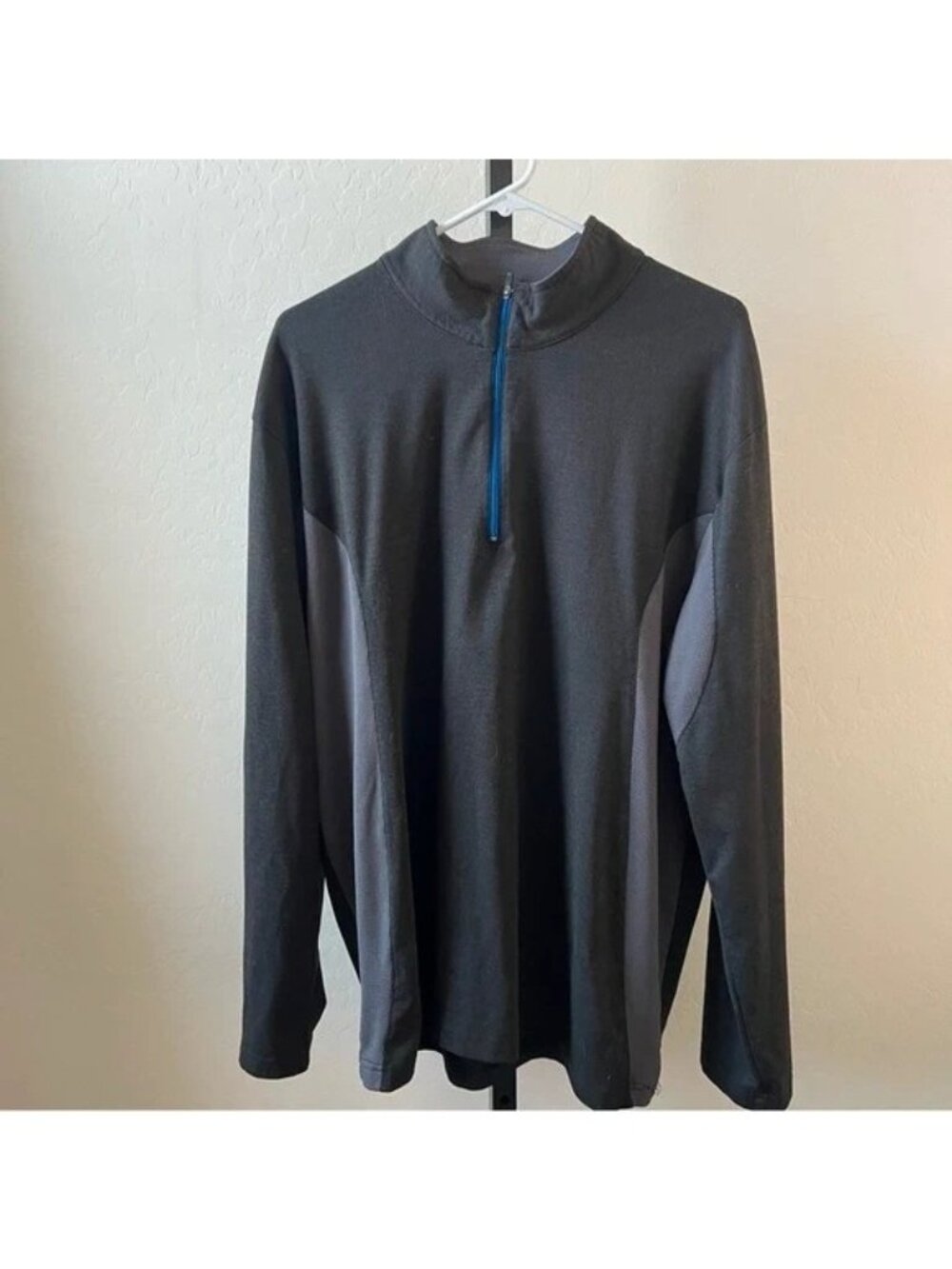 PGA Tour Black and Gray Pro Series Pullover (E997)